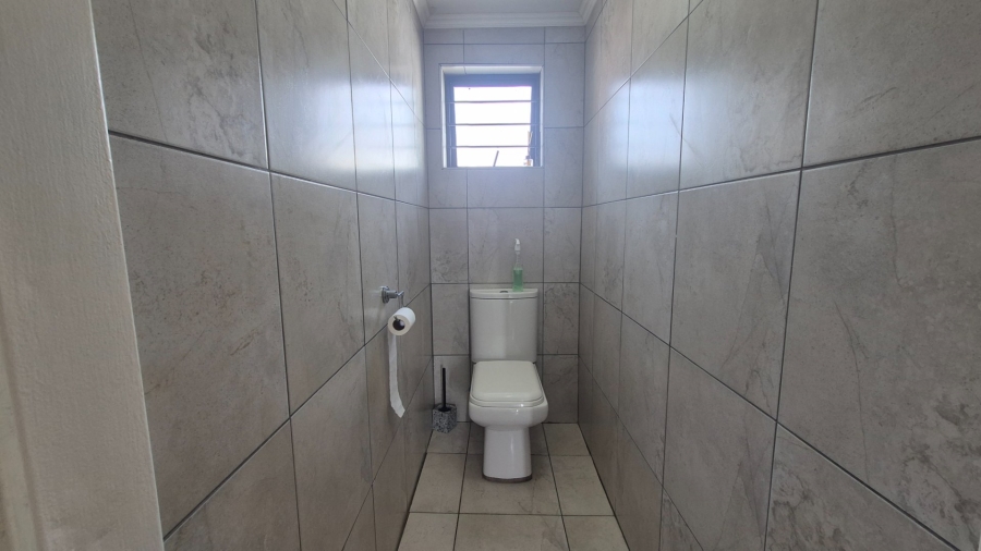 3 Bedroom Property for Sale in Roodia Free State